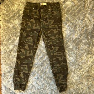 Levi’s - Boys 12 - Camo - NWOT
